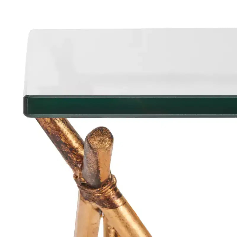 Mesa auxiliar redonda con detalles, oro y cristal transparente