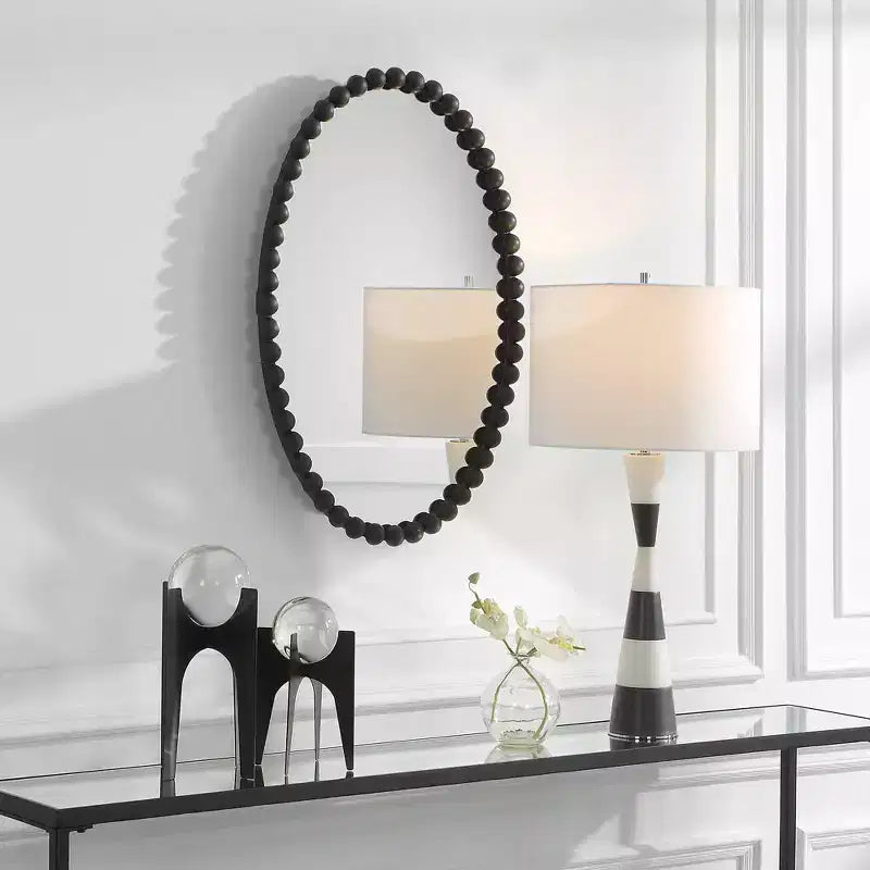 Espejo de pared ovalado con cuentas, 50,8x76,2 cm, marco negro mate
